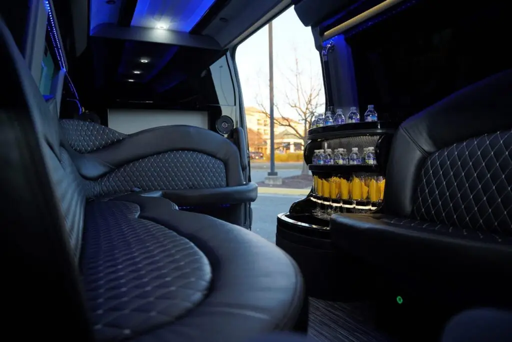IS Luxury Limo Luxury SUV Fleet - Black car service in philadelphia