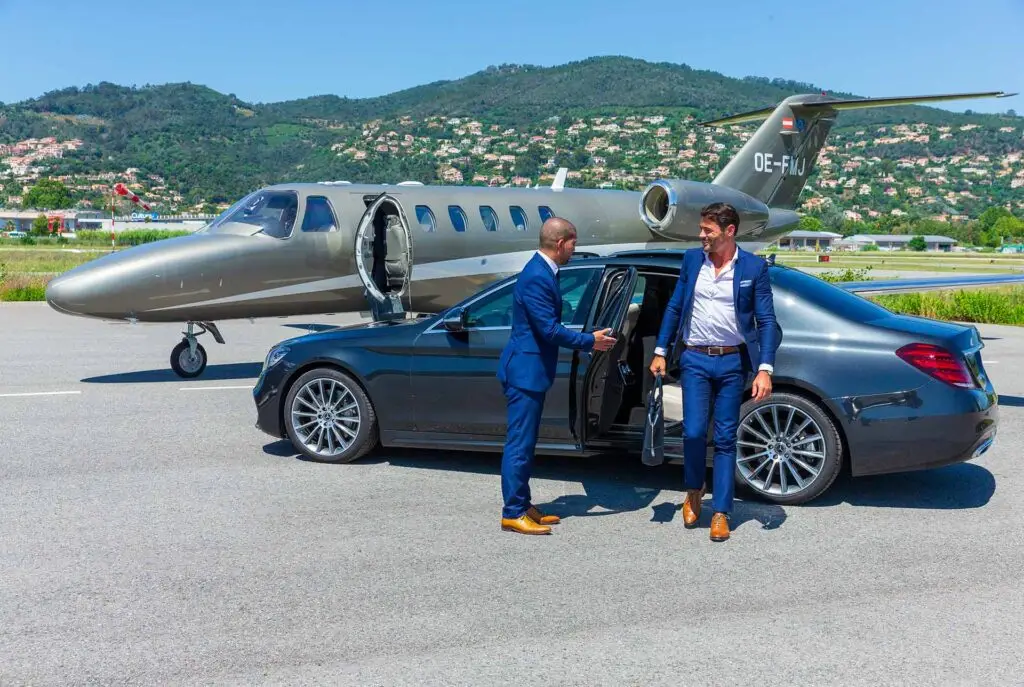 Arrive in Manhattan with Elegance from Teterboro Airport